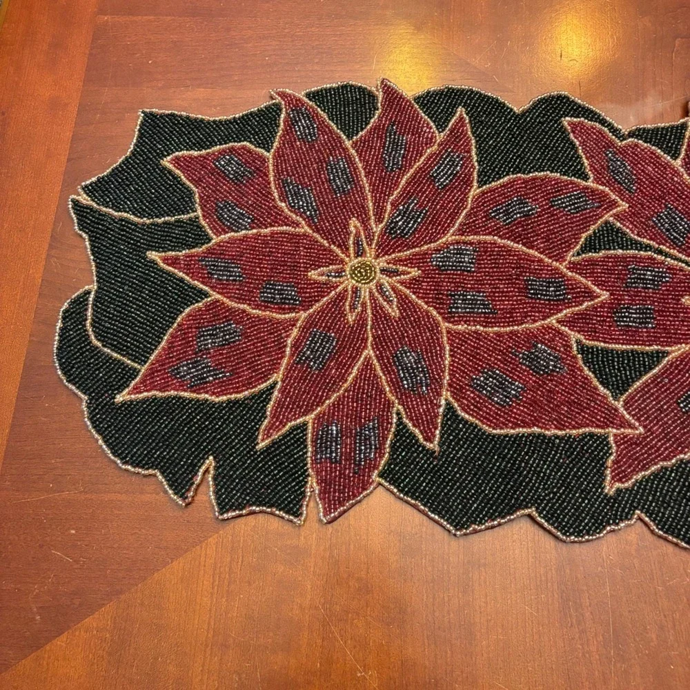 Christmas‎ Poinsettia Hand Beaded Table Runner Red Green Gold | 35x13 | Holiday